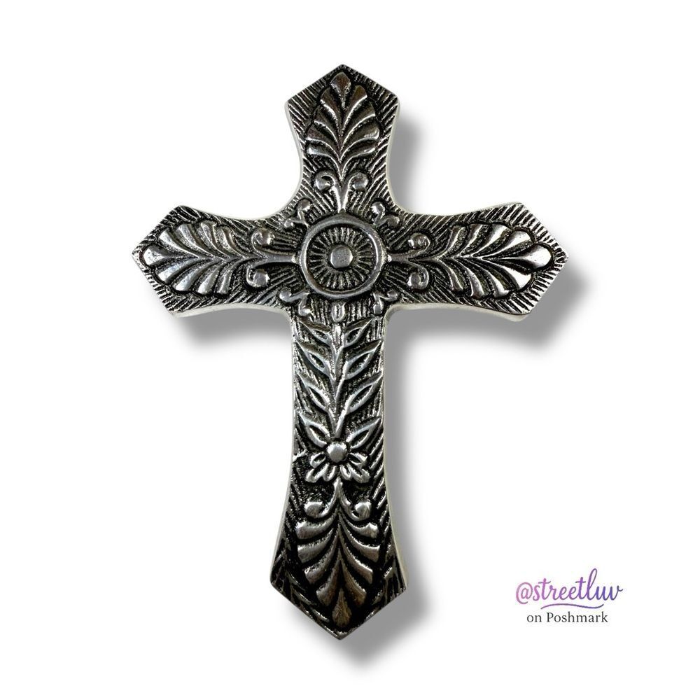 VintageโOrnate Metal Cross Wall Decor โข 7.5โ โข Solid Cast